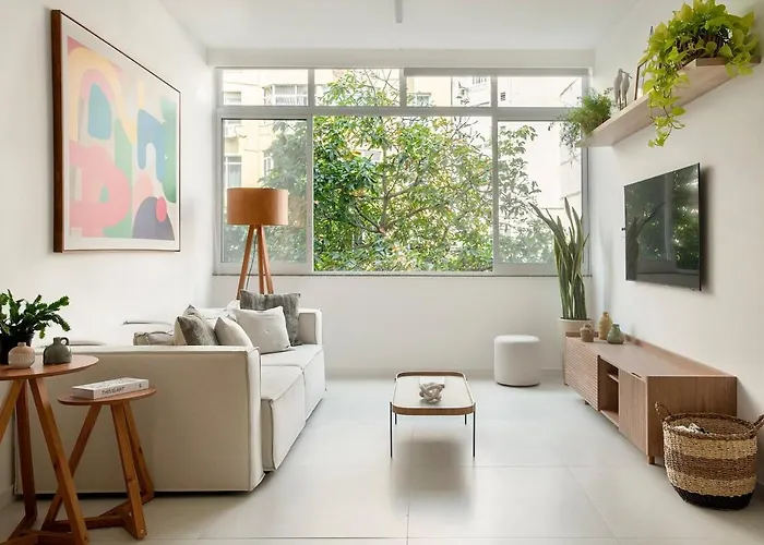 Renovated Stylish Two Bedroom Apartment In Ipanema, Steps To Beach