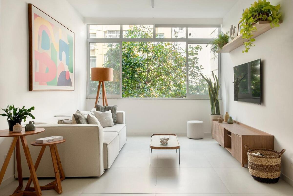 Renovated Stylish Two Bedroom In Ipanema, Steps To